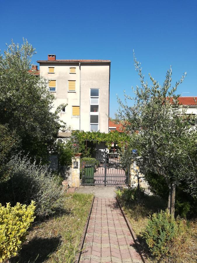 Gortanova br.9. Pula Exterior foto